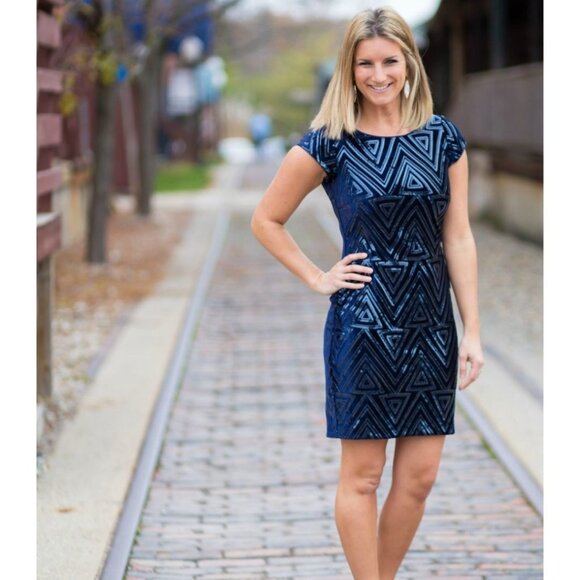 Eliza J Navy Velvet Sequined Zigzag Cap Sleeve Mini Dress Designer Size 10 - Picture 4 of 7